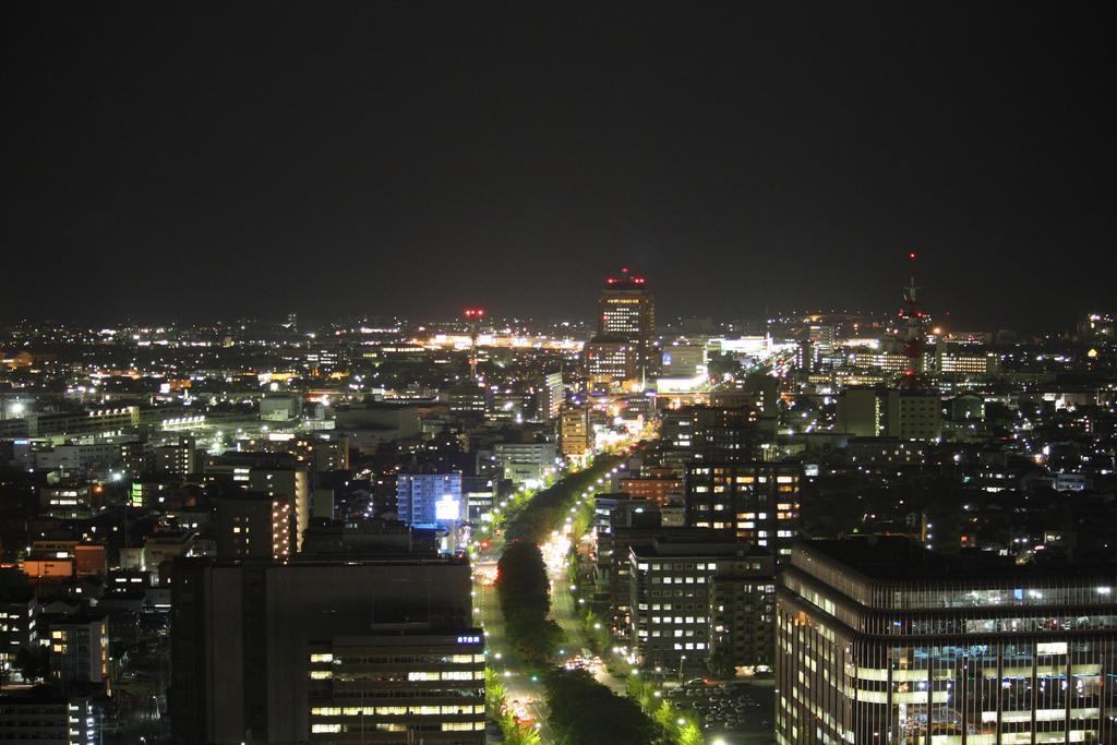 金泽日航酒店 外观 照片 Phoenix skyline at night